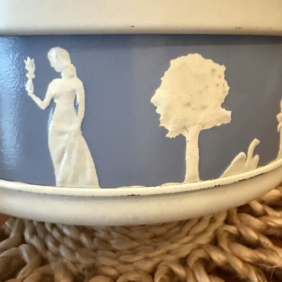 Wedgewood-Jasperware Tin Angel & Child Blue and White Vintage 1960's Chinoiserie - Picture 3 of 12